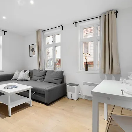 Behind Bryggen - Renovated - Budget Friendly Apartment *
